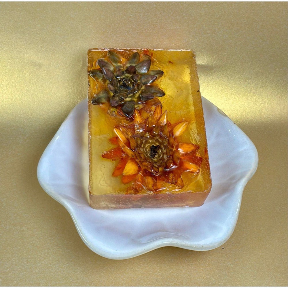 🌼 Unscented Handmade Glycerin Soap ✨ Naturally Colored Chrysanthemums - Picture 7 of 7